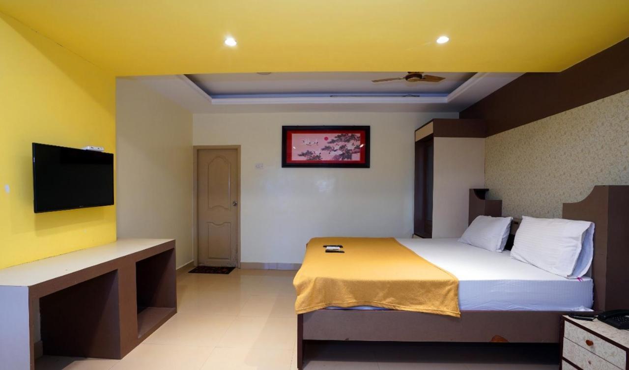 Park Inn Beach Resort Chennai Exteriör bild