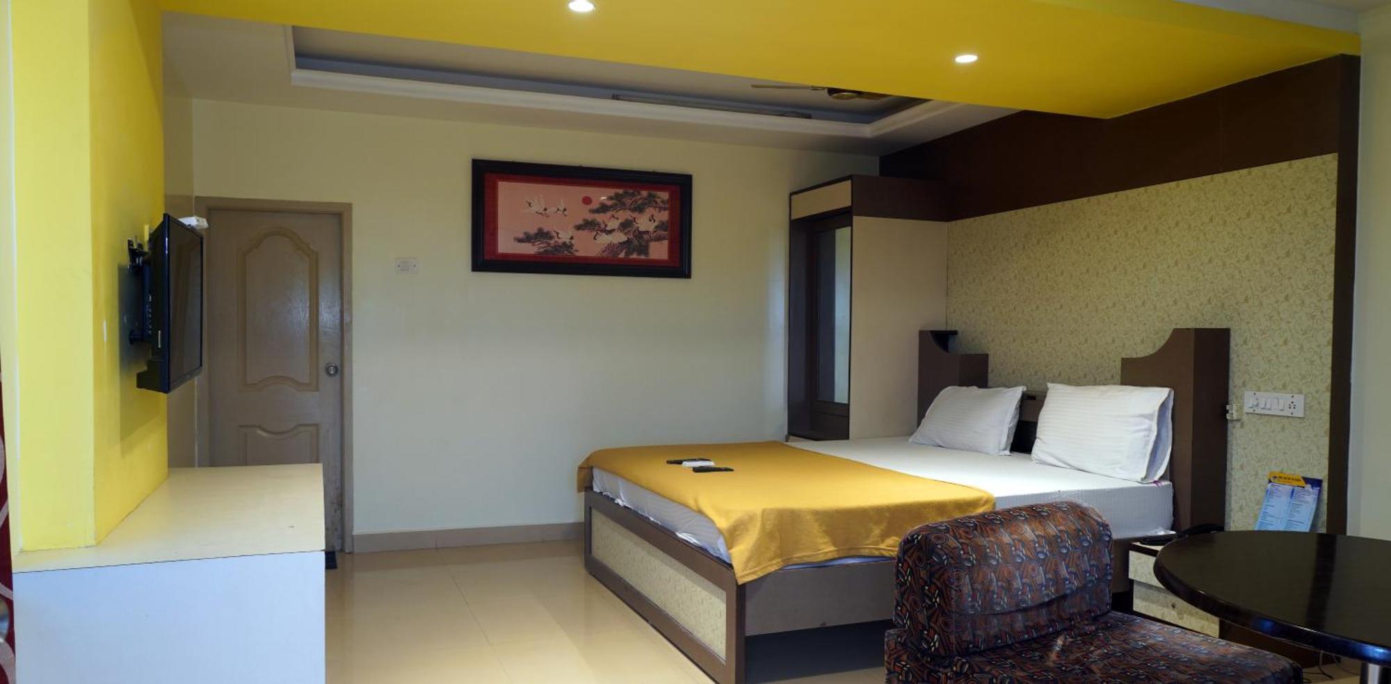 Park Inn Beach Resort Chennai Exteriör bild